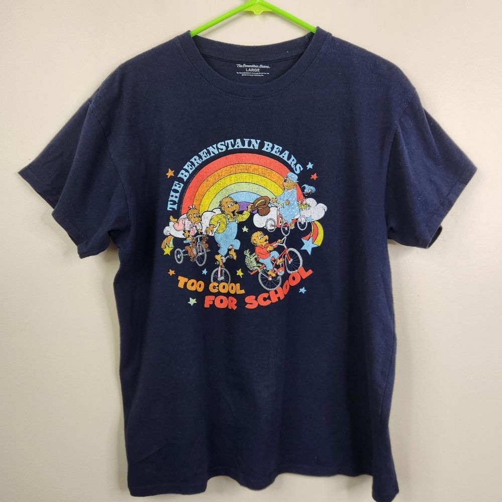 The Berenstain Bears Short Sleeve Too Cool For School Graphic Tee Large